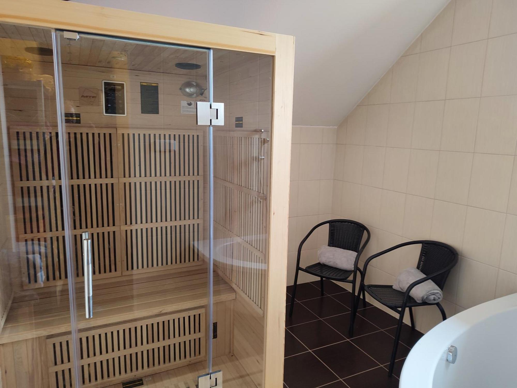Penzion A Restaurace Na Salasi Hutisko Екстер'єр фото
