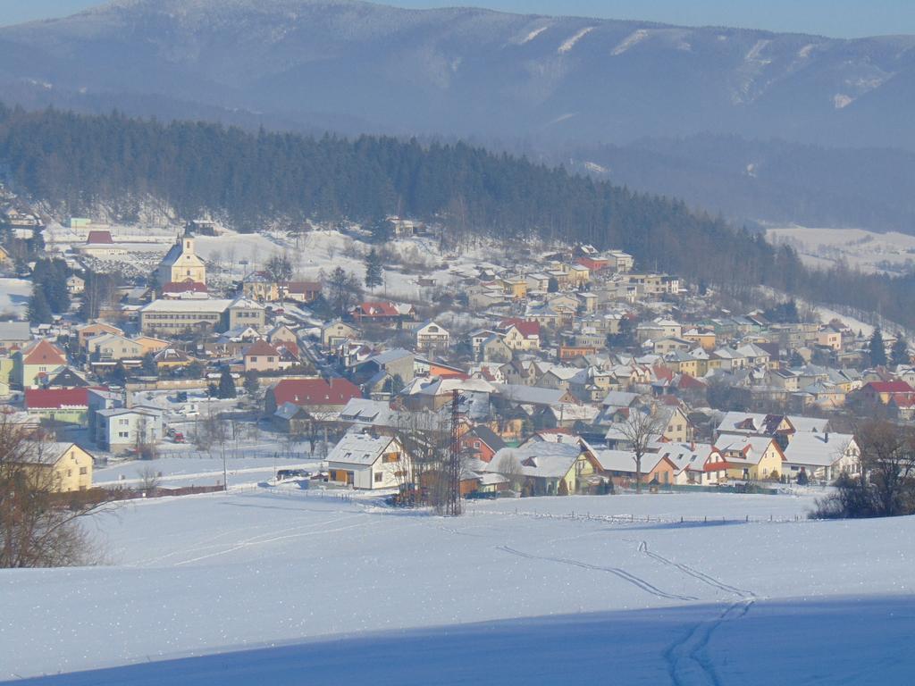 Penzion A Restaurace Na Salasi Hutisko Екстер'єр фото